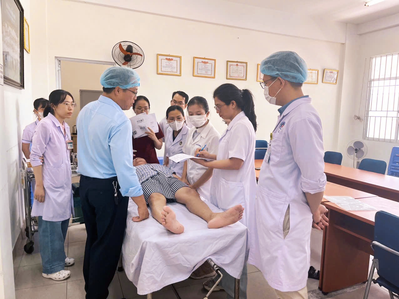 Trường Đại học Kỹ thuật Y - Dược Đà Nẵng tổ chức khóa đào tạo kỹ thuật tiêm Botulinum Toxin nhóm A điều trị co cứng sau tai biến mạch máu não.