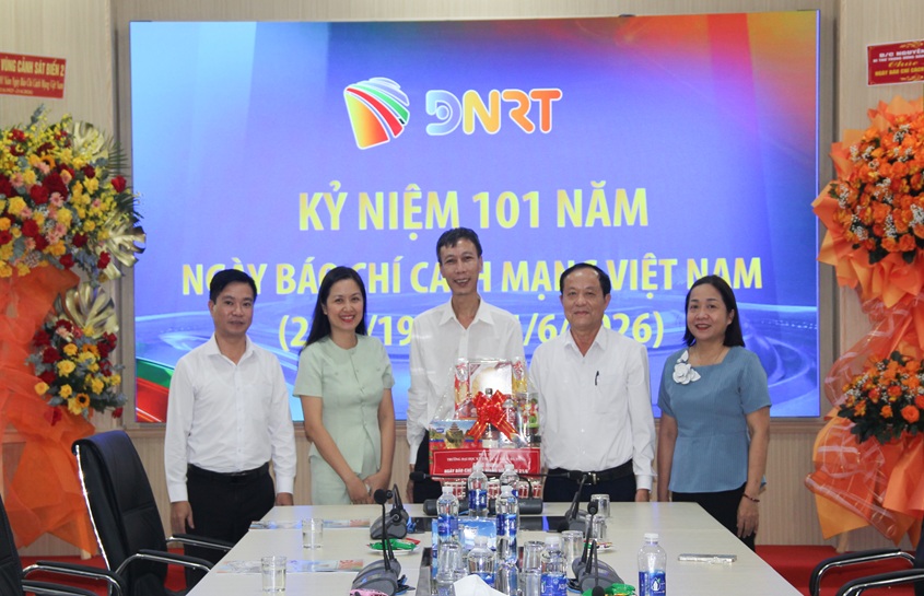 Da Nang University of Medical Technology and Pharmacy Visits and Extends Congratulations to Media Agencies on the 101st Anniversary of the Vietnam Revolutionary Press Day