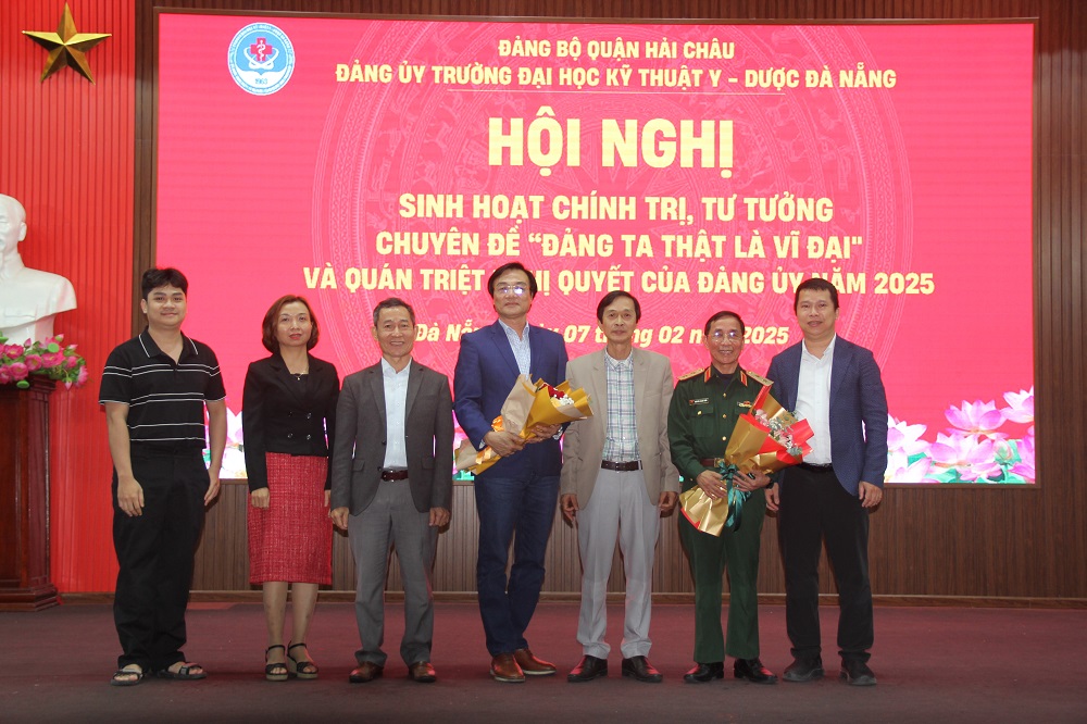 Đảng ủy Trường Đại học Kỹ thuật Y - Dược Đà Nẵng tổ chức sinh hoạt chính trị, tư tưởng về lịch sử Đảng
