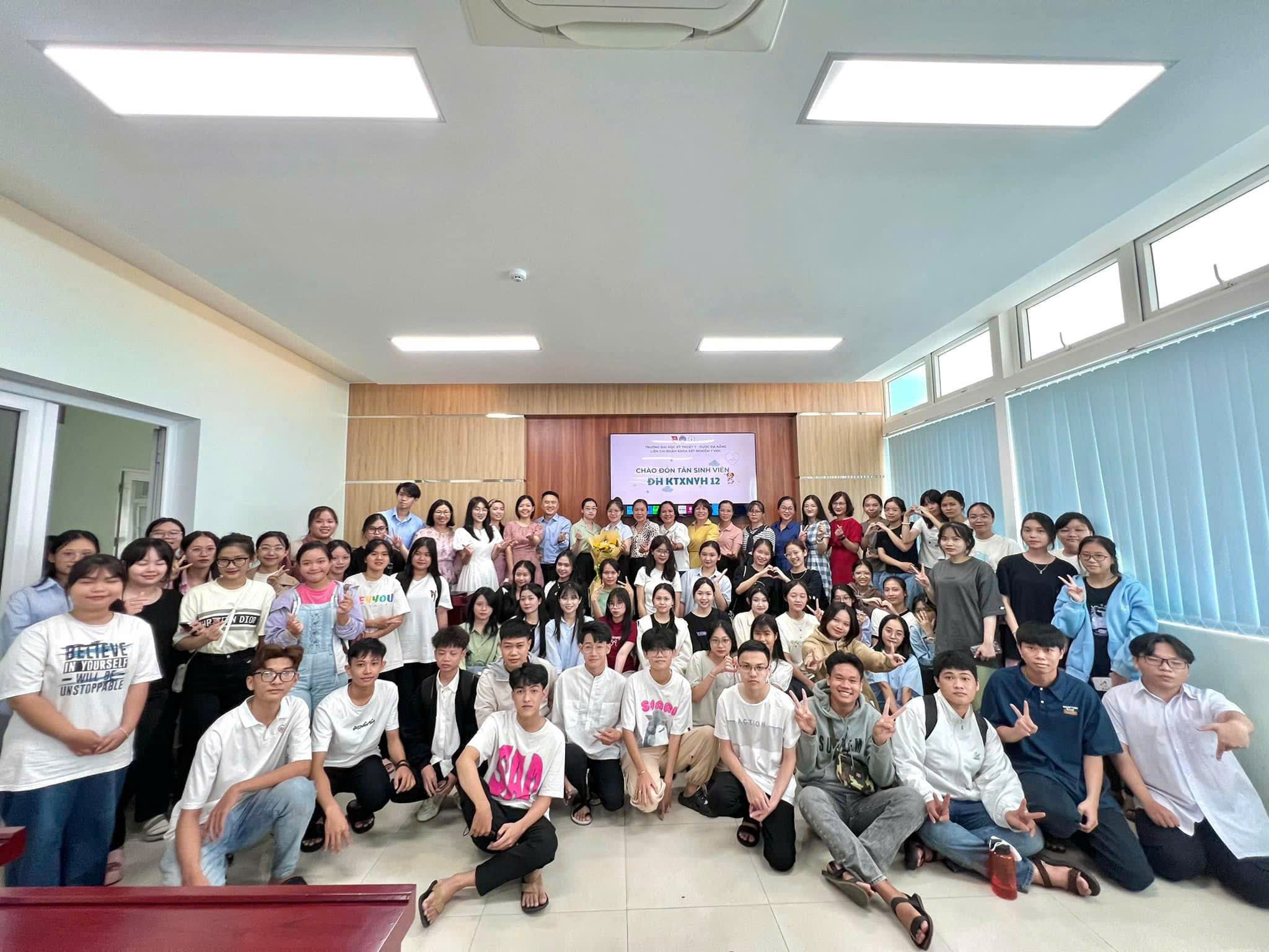 CHÀO ĐÓN TÂN SINH VIÊN ĐẠI HỌC KỸ THUẬT XÉT NGHIỆM Y HỌC 12