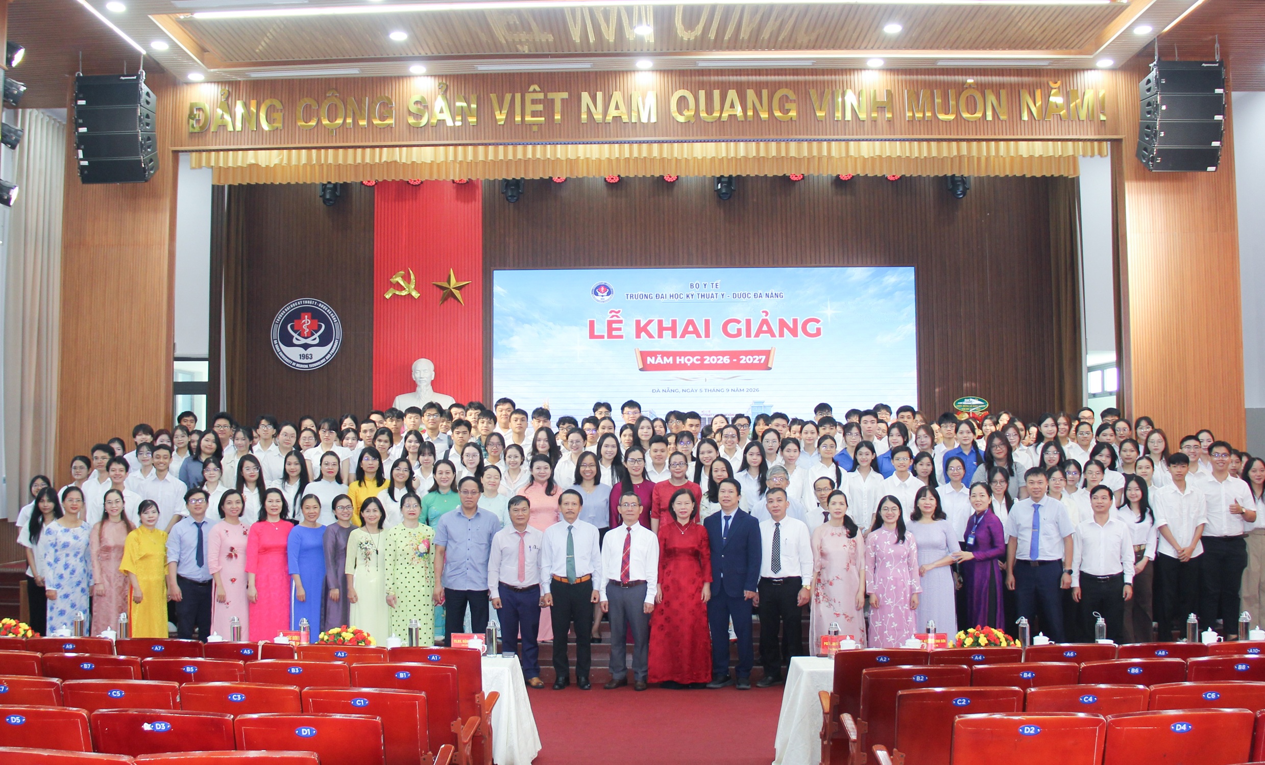 Trường Đại học Kỹ thuật Y - Dược Đà Nẵng tổ chức Lễ Khai giảng năm học 2026 - 2027