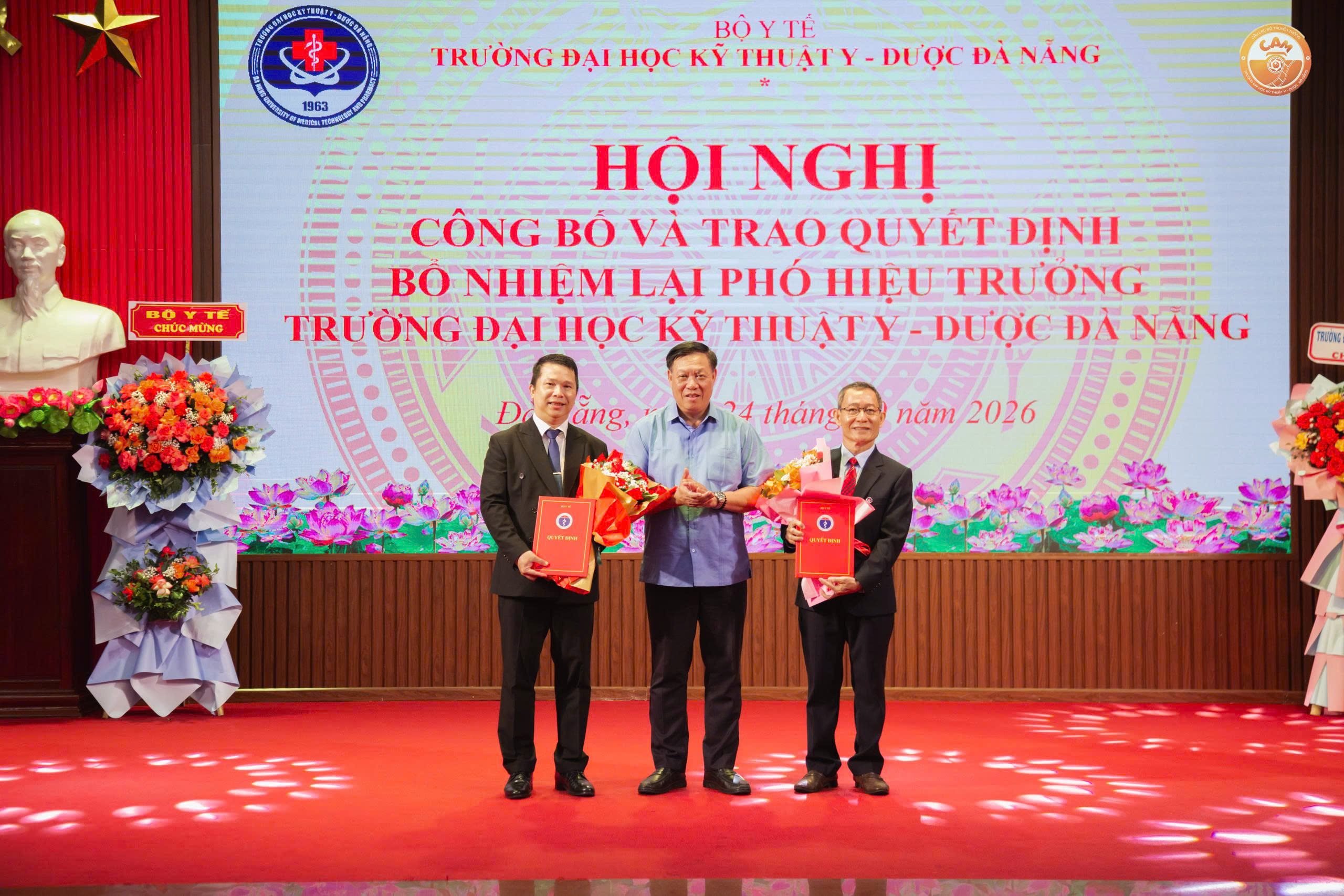 Trường Đại học Kỹ thuật Y - Dược Đà Nẵng: Công bố quyết định bổ nhiệm lại hai Phó Hiệu trưởng
