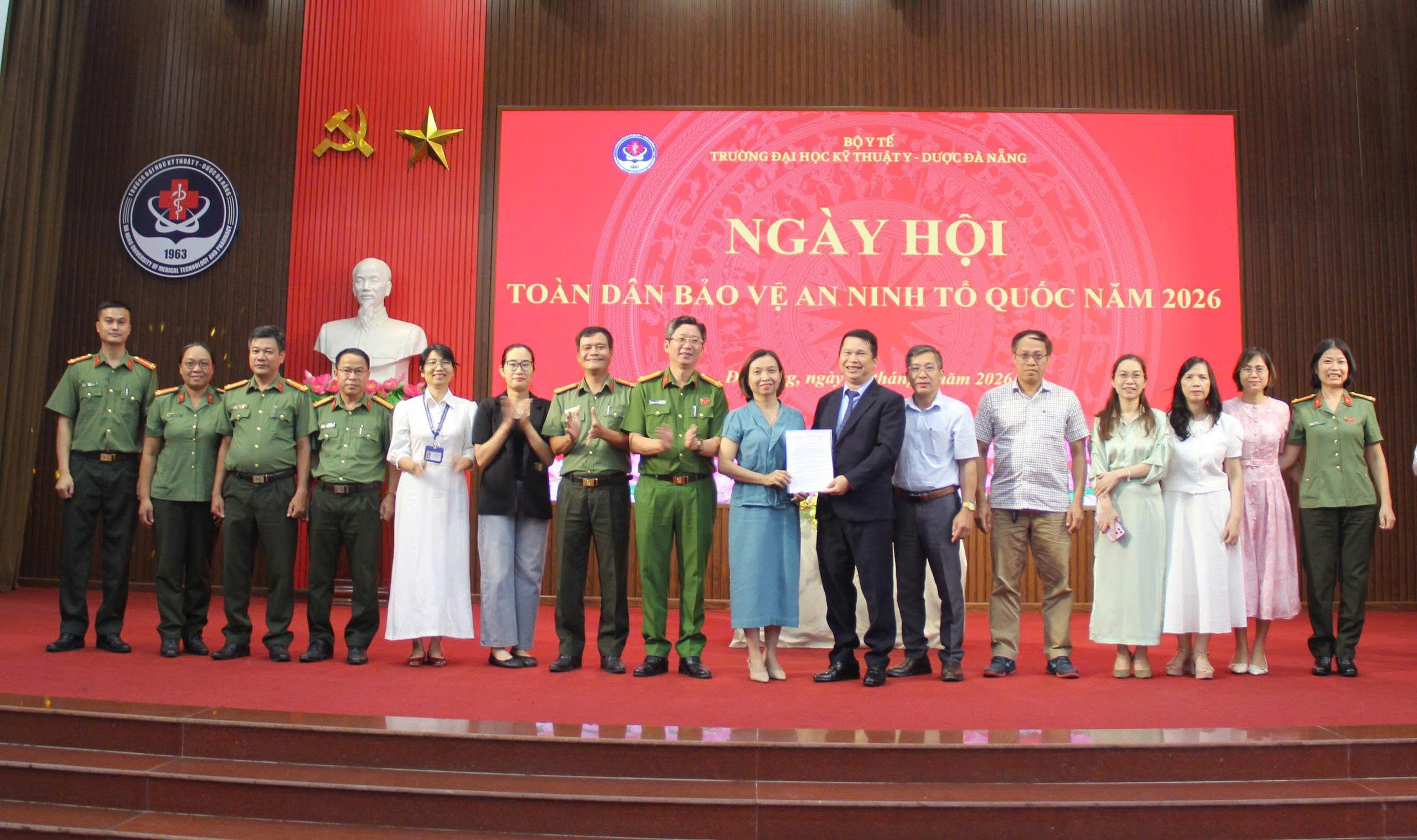 Trường Đại học Kỹ thuật Y - Dược Đà Nẵng tổ chức Ngày hội toàn dân bảo vệ an ninh Tổ quốc năm 2026