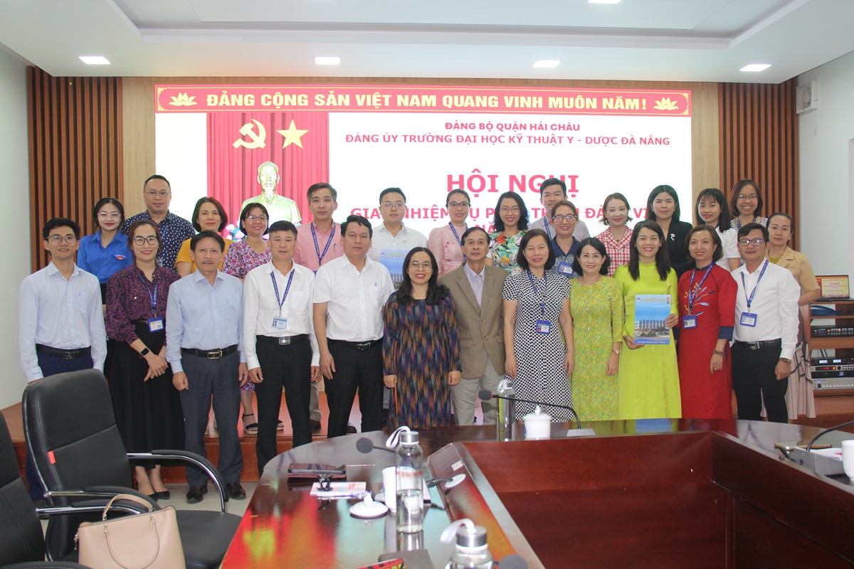 Đảng ủy Trường Đại học Kỹ thuật Y - Dược Đà Nẵng tổ chức hội nghị giao nhiệm vụ phát triển đảng viên năm 2024