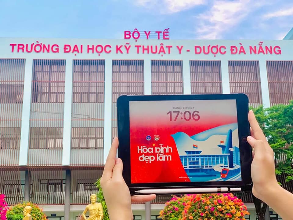 DA NANG UNIVERSITY OF MEDICAL TECHNOLOGY AND PHARMACY LAUNCHES A MASS PROFILE PICTURE CHANGE TO CELEBRATE THE 50TH ANNIVERSARY OF THE LIBERATION OF THE SOUTH.