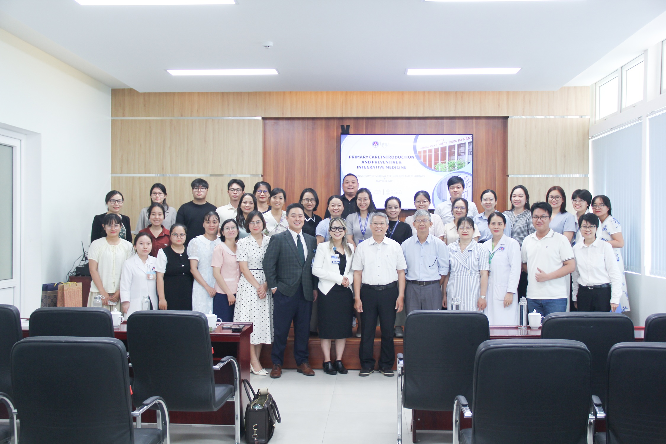Trường Đại học Kỹ thuật Y - Dược Đà Nẵng tăng cường hợp tác quốc tế trong đào tạo và chăm sóc sức khỏe