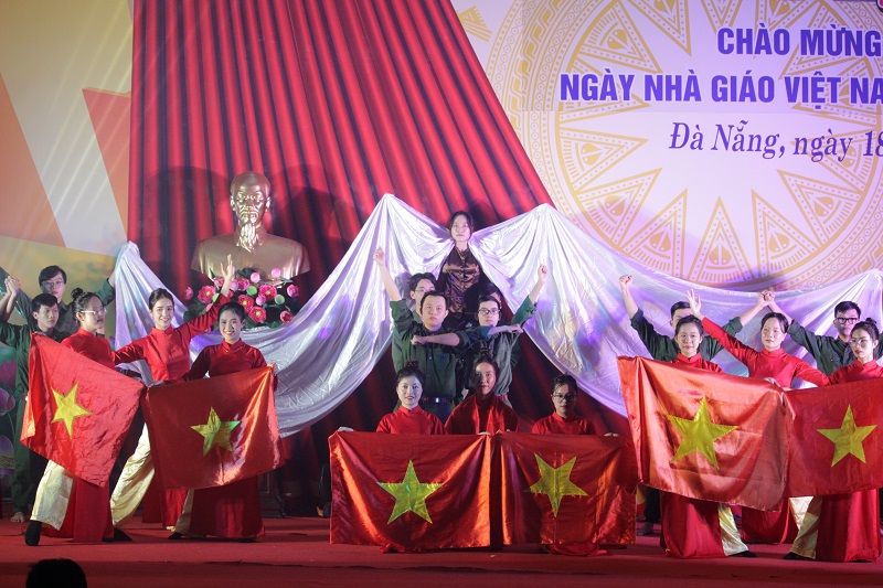 Đoàn Thanh niên Trường Đại học Kỹ thuật Y - Dược Đà Nẵng tổ chức Hội thi văn nghệ với chủ đề “Giai điệu Tri ân”