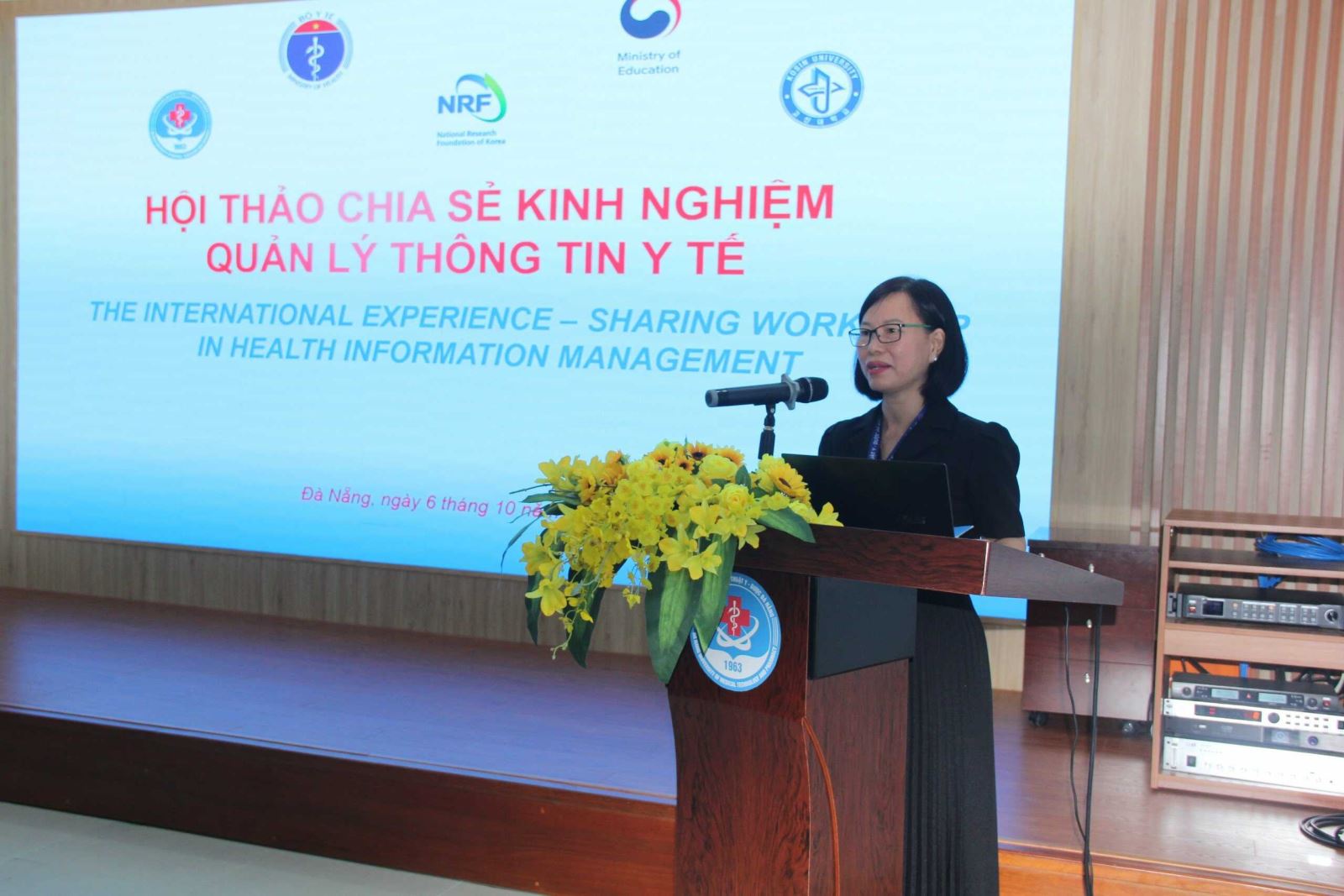TS.BS Lê Thị Thúy - Hiệu trưởng Nhà trưởng phát biểu khai mạc Hội thảo